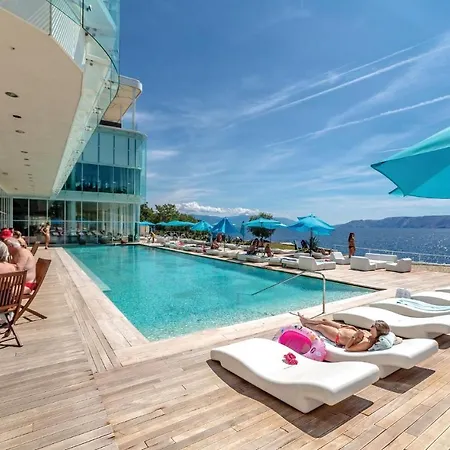Stunning In With Sauna, 2 Bedrooms And Wifi *