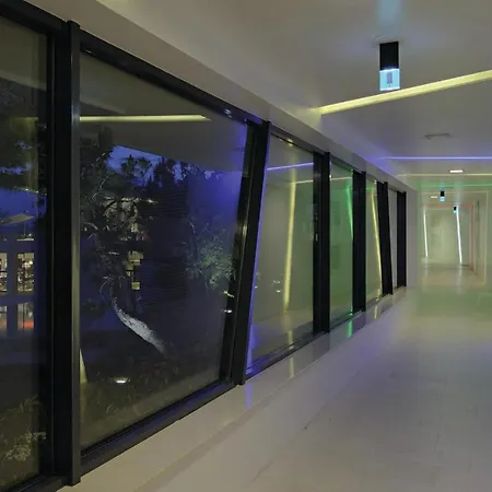 Stunning In With Sauna, 2 Bedrooms And Wifi Апартаменты *