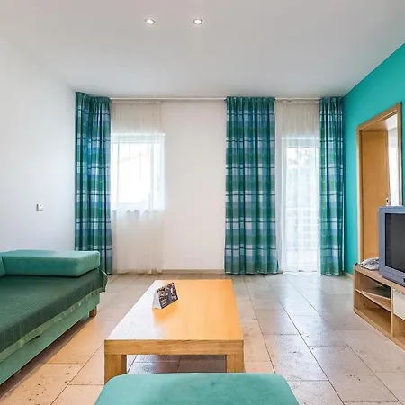 Апартаменты Stunning In With Sauna, 2 Bedrooms And Wifi Нови-Винодолски