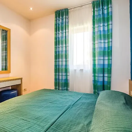 Апартаменты Stunning In With Sauna, 2 Bedrooms And Wifi *